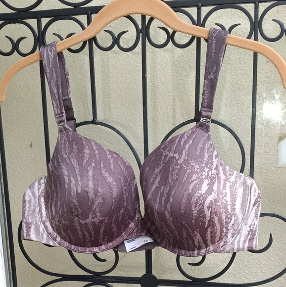 Lilyette UW, lightly padded bra with extra lift. Animal print in grey; size 40C. - Picture 3 of 5